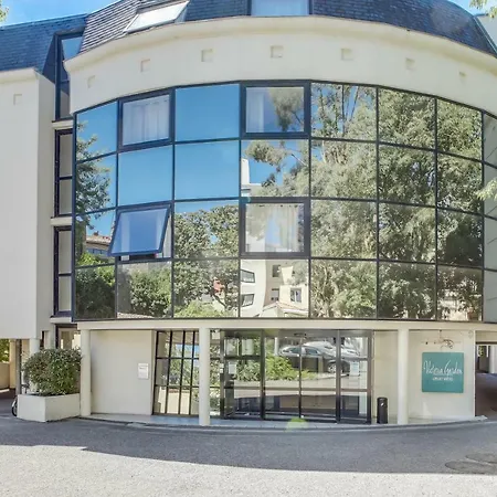 Victoria Garden Centre Apartmanhotel 3*